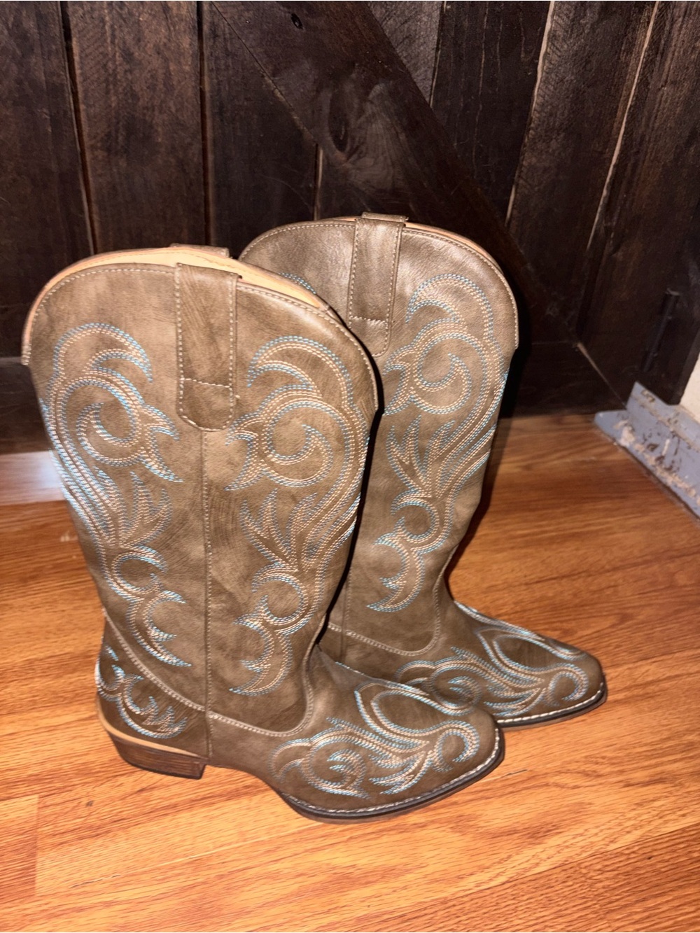 Women's Brown Embroidered Western Ankle Boots